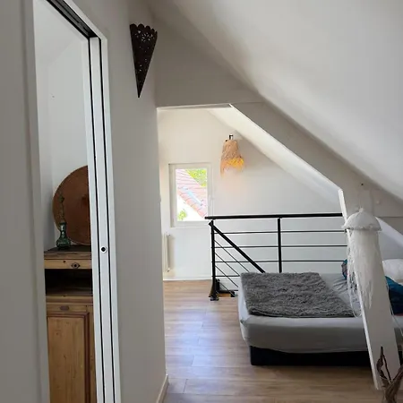 Maison Semi Individuelle Avec Jardin *